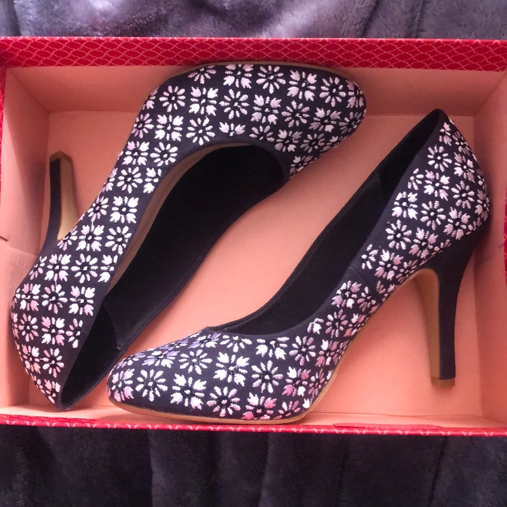 Floral 3 inch heels! Worn 3 times,great condition!